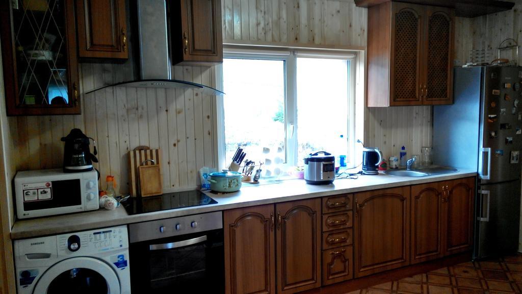 Cottage Ozerniy Лазещина Стая снимка
