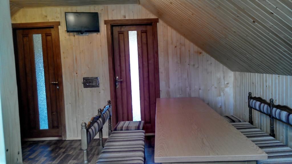 Cottage Ozerniy Лазещина Стая снимка
